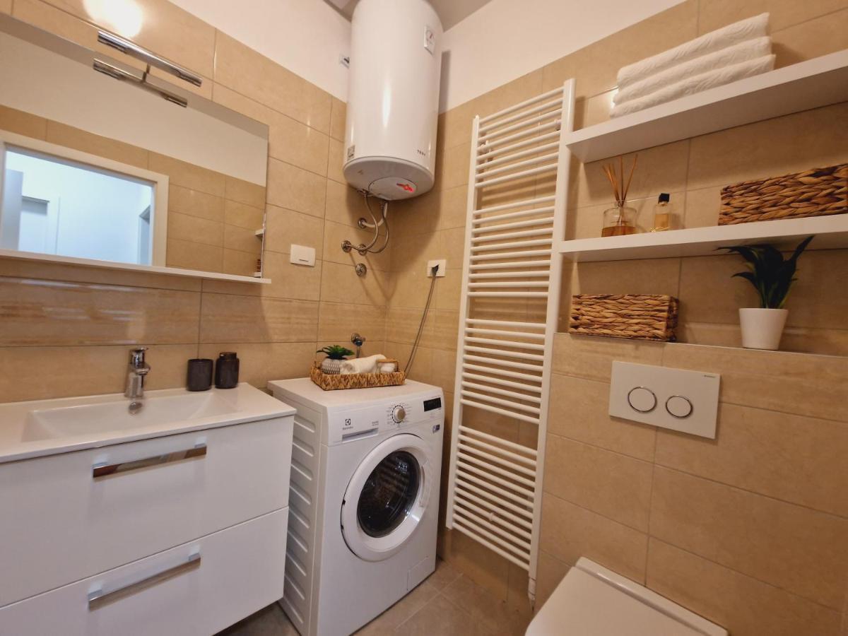 Adara Apartment *